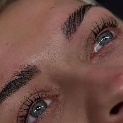 Brow & lash detail